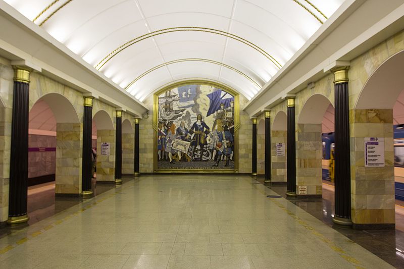 Le 10 stazioni della metropolitana più belle d'Europa Admiralteyskaya St Petersburg Russia