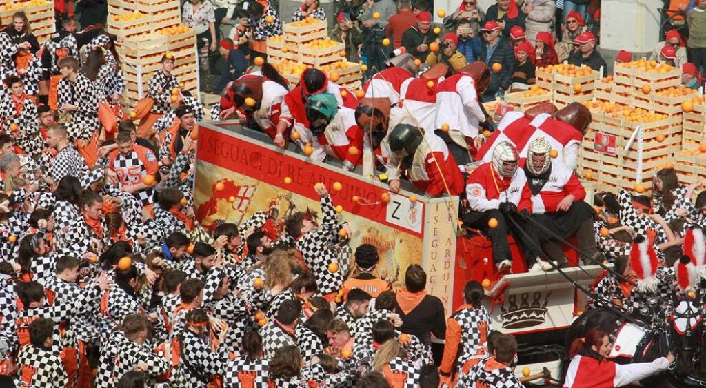 Carnevale di Ivrea la Battaglia delle Arance