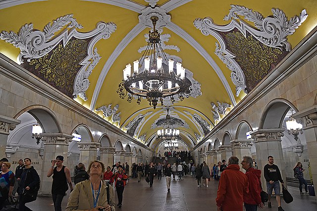 Le 10 stazioni della metropolitana più belle d'Europa Komsomolskaya Moscow Russia