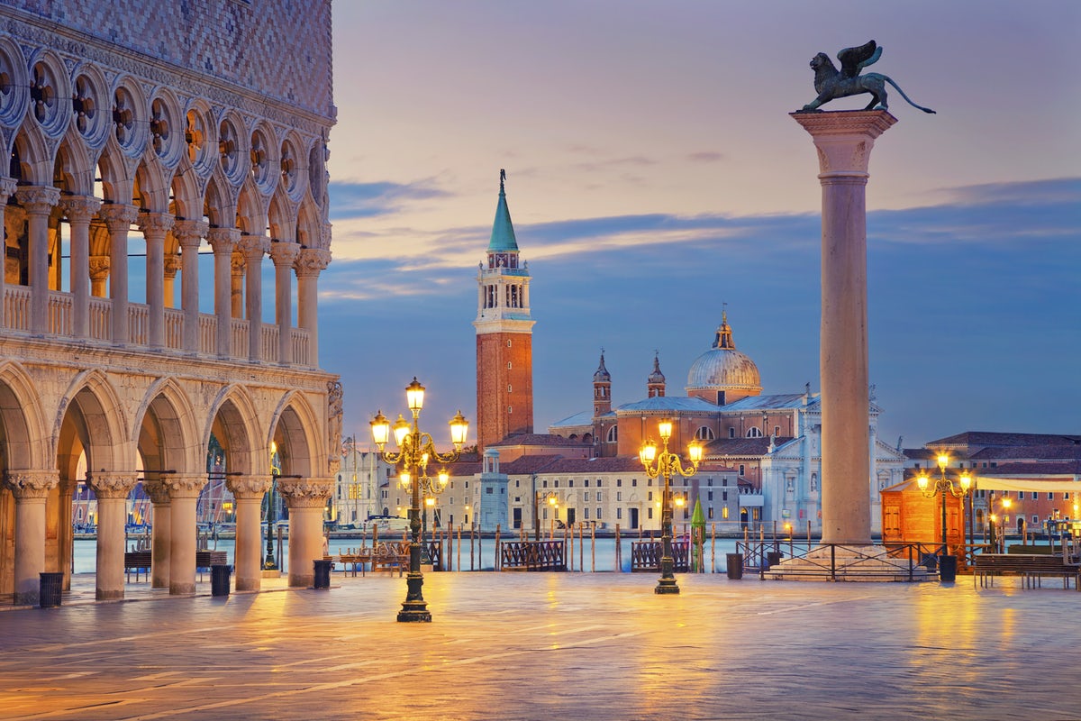 Piazza san Marco Venezia al tramonto
