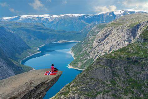 Escursioni mozzafiato: le migliori 20 escursioni in Europa TROLLTUNGA
