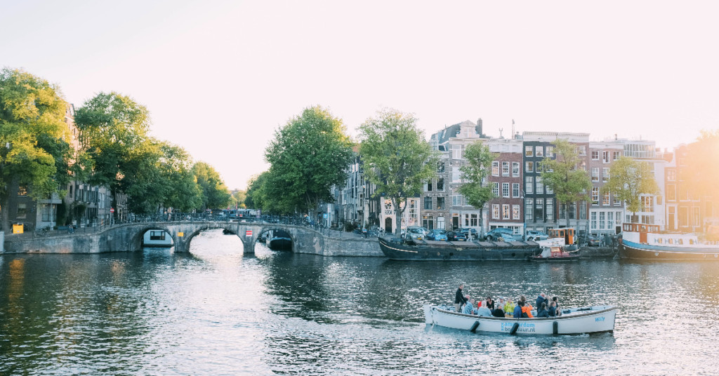 Amsterdam Airport to City Wiki twitter shared link x