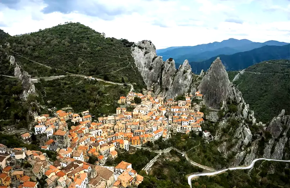 castelmezzano guida completa vedere e fare