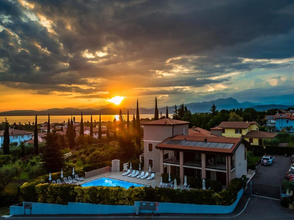 DOVE DORMIRE SUL LAGO DI GARDA: I MIGLIORI HOTEL E RESORT DOVE DORMIRE SUL LAGO DI GARDA: I MIGLIORI HOTEL E RESORT