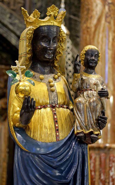 Luoghi esoterici di Parigi da visitare la madonna Nera di Parigi