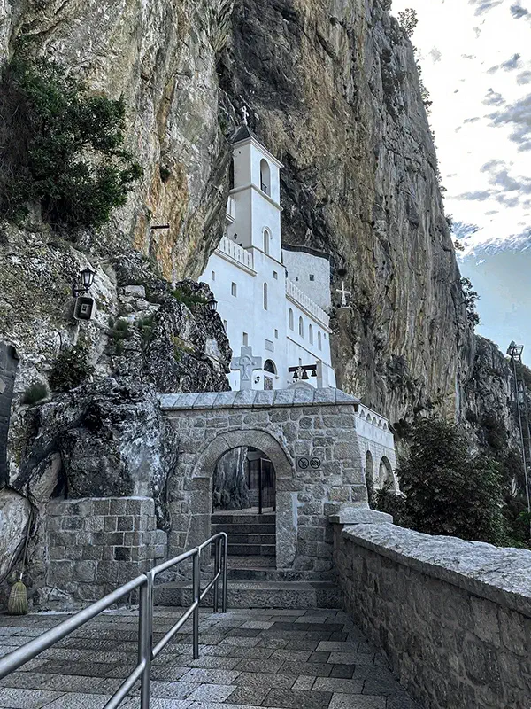 ostrog entry gates 1