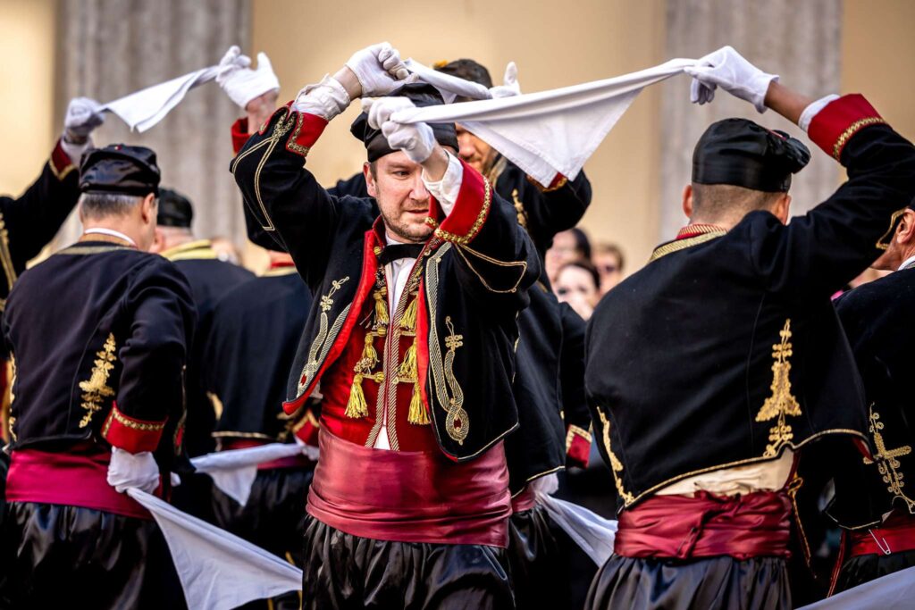 tripundanske svecanosti i kolo sv tripuna 2 julien duval copy