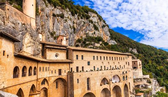 Borghi da visitare nei dintorni di roma per il ponte del 1 Novembre Monastero di Subiaco