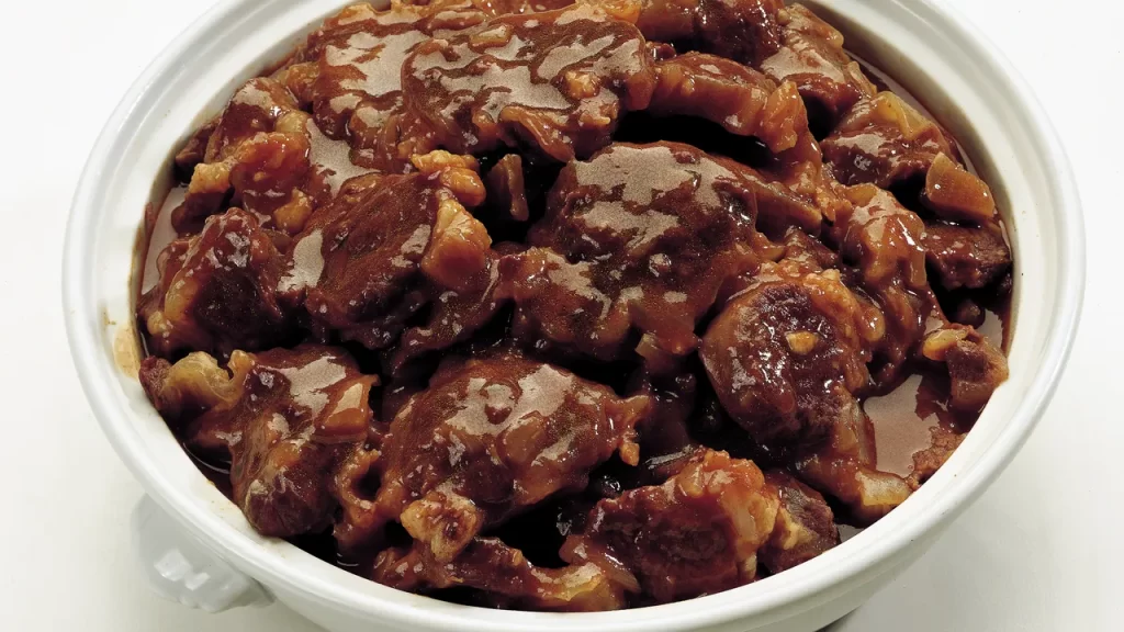 Budapest, Ungheria: La Guida di Viaggio Definitiva gulash ungherese