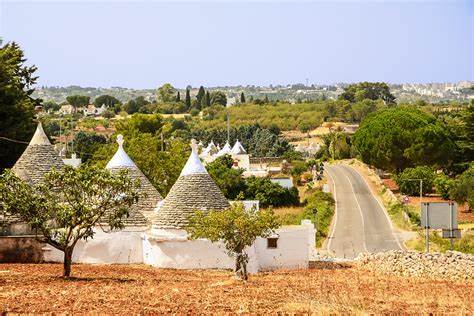 trulli nella valle d'Itria