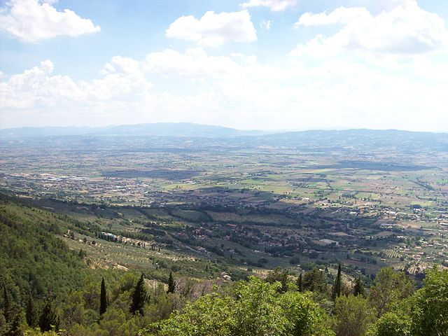640px Panorama from Subasio