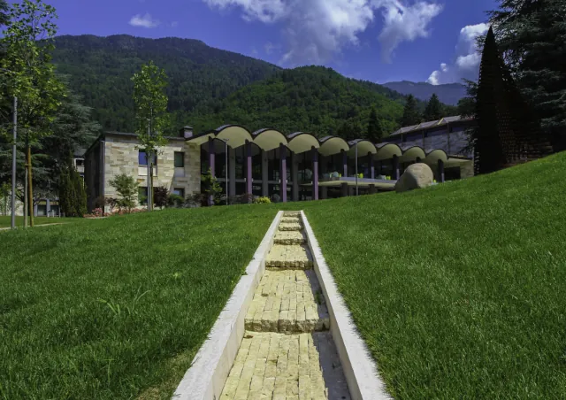 Relax natalizio: le migliori terme alpine per una fuga rigenerante terme di levico