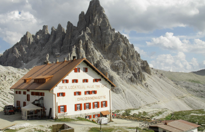rifugio alpino di montagna 2