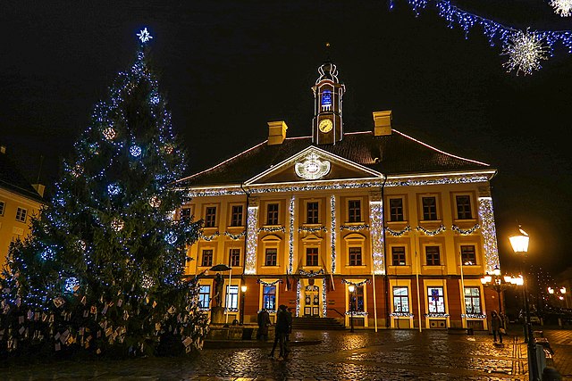 640px Tartu Town Hall celebrates winter holidays