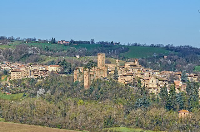 640px Castell'Arquato, uno sguardo più ampio panoramio