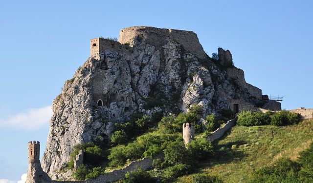 640px Devín Castle (3705531512)