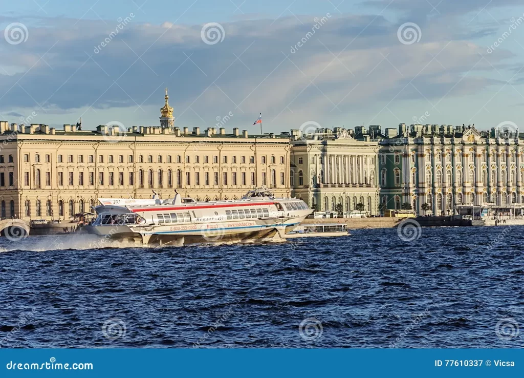 20 idee di crociere fluviali in Europa: viaggi slow tra paesaggi mutevoli e rilassanti Crociera sul neva San Pietroburgo