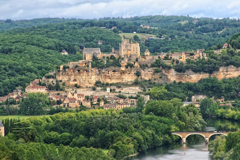 20 idee di crociere fluviali in Europa: viaggi slow tra paesaggi mutevoli e rilassanti Crociera sulla Dordogna