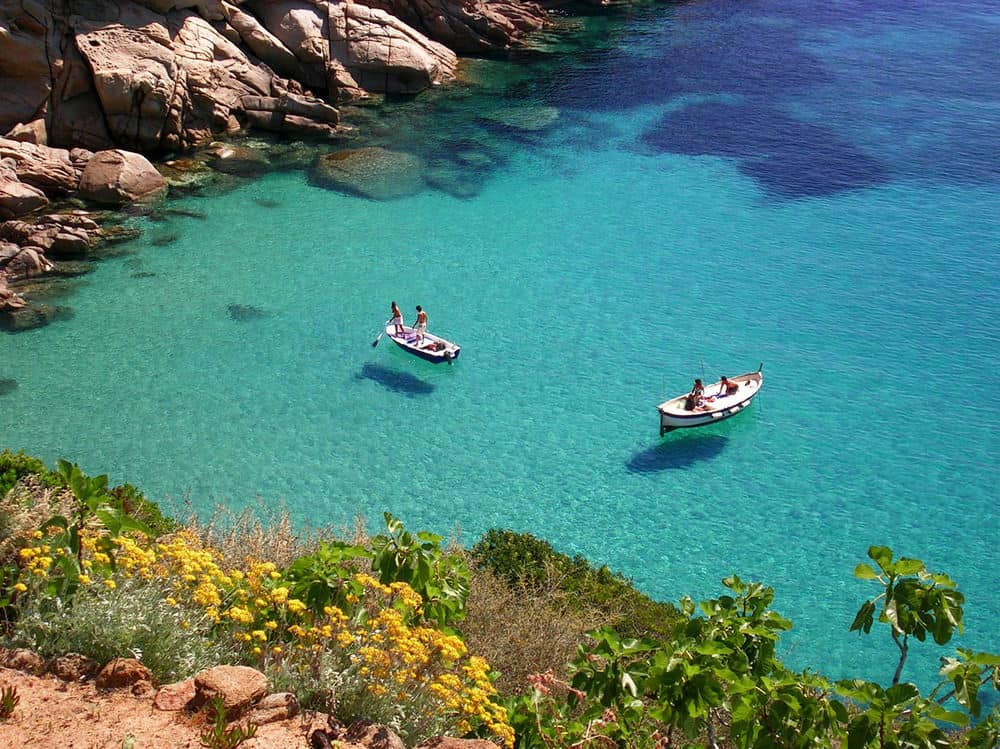 20 idee di viaggio per i weekend primaverili tra mare e collina in Italia Isola del GIglio