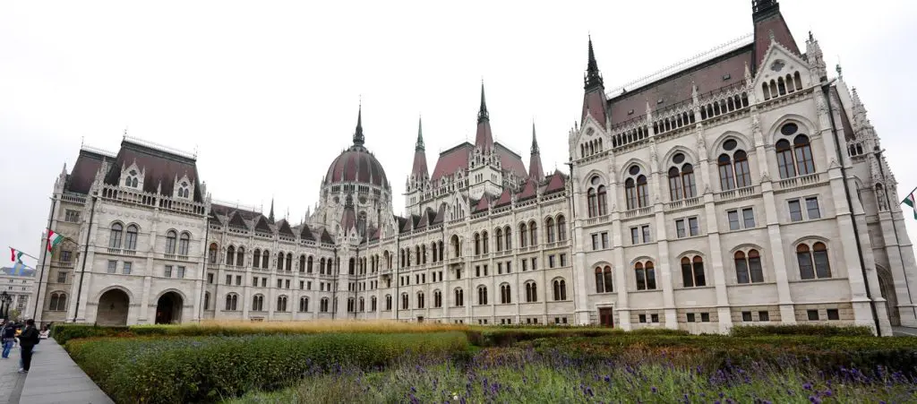 Budapest, Ungheria: La Guida di Viaggio Definitiva Palazzo del Parlamento Budapest