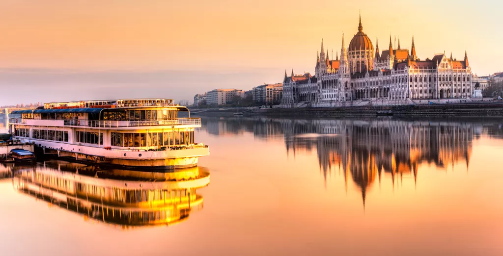 20 idee di crociere fluviali in Europa: viaggi slow tra paesaggi mutevoli e rilassanti crociera sul Danubio