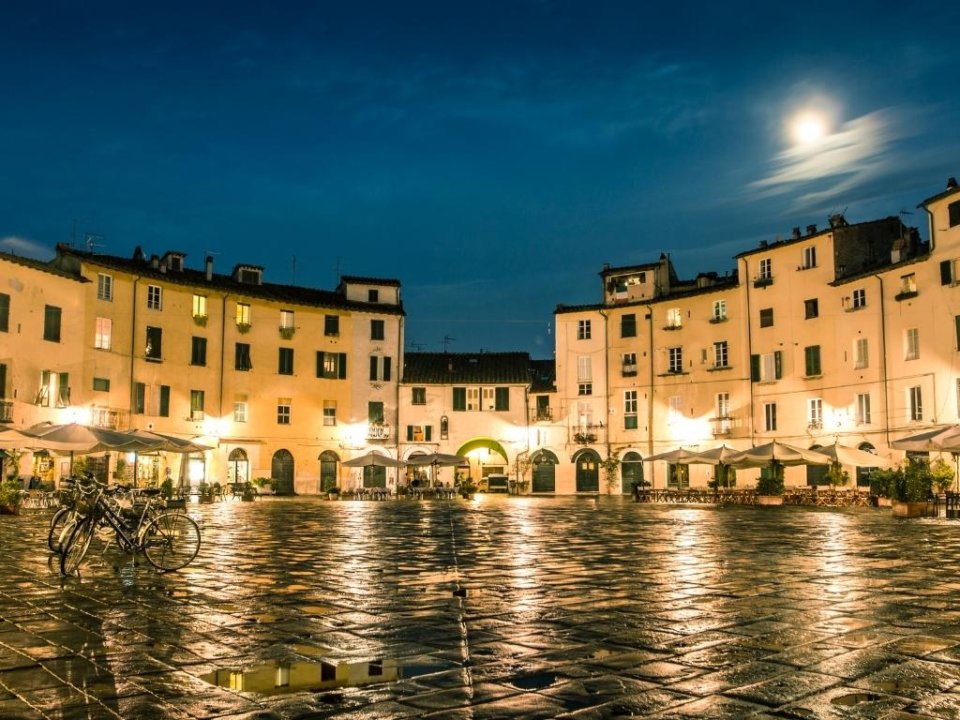 lucca di sera