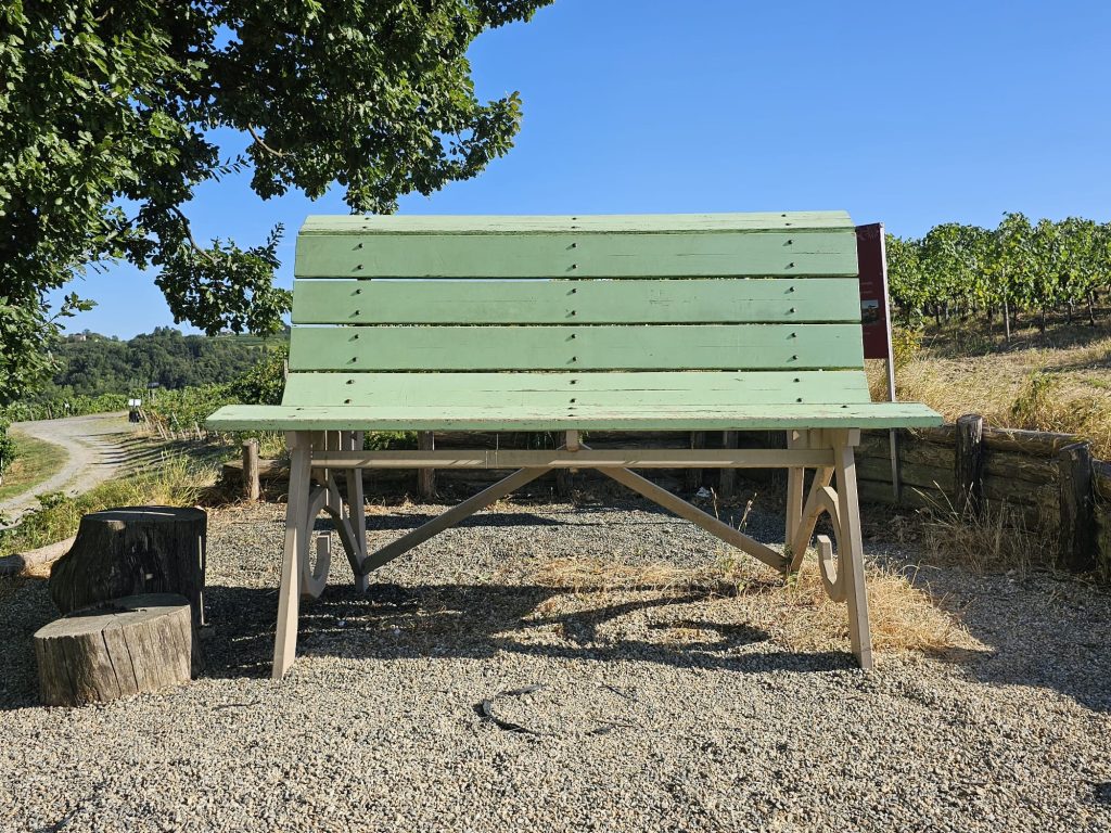 panchina gigante di Fontanile Piemonte